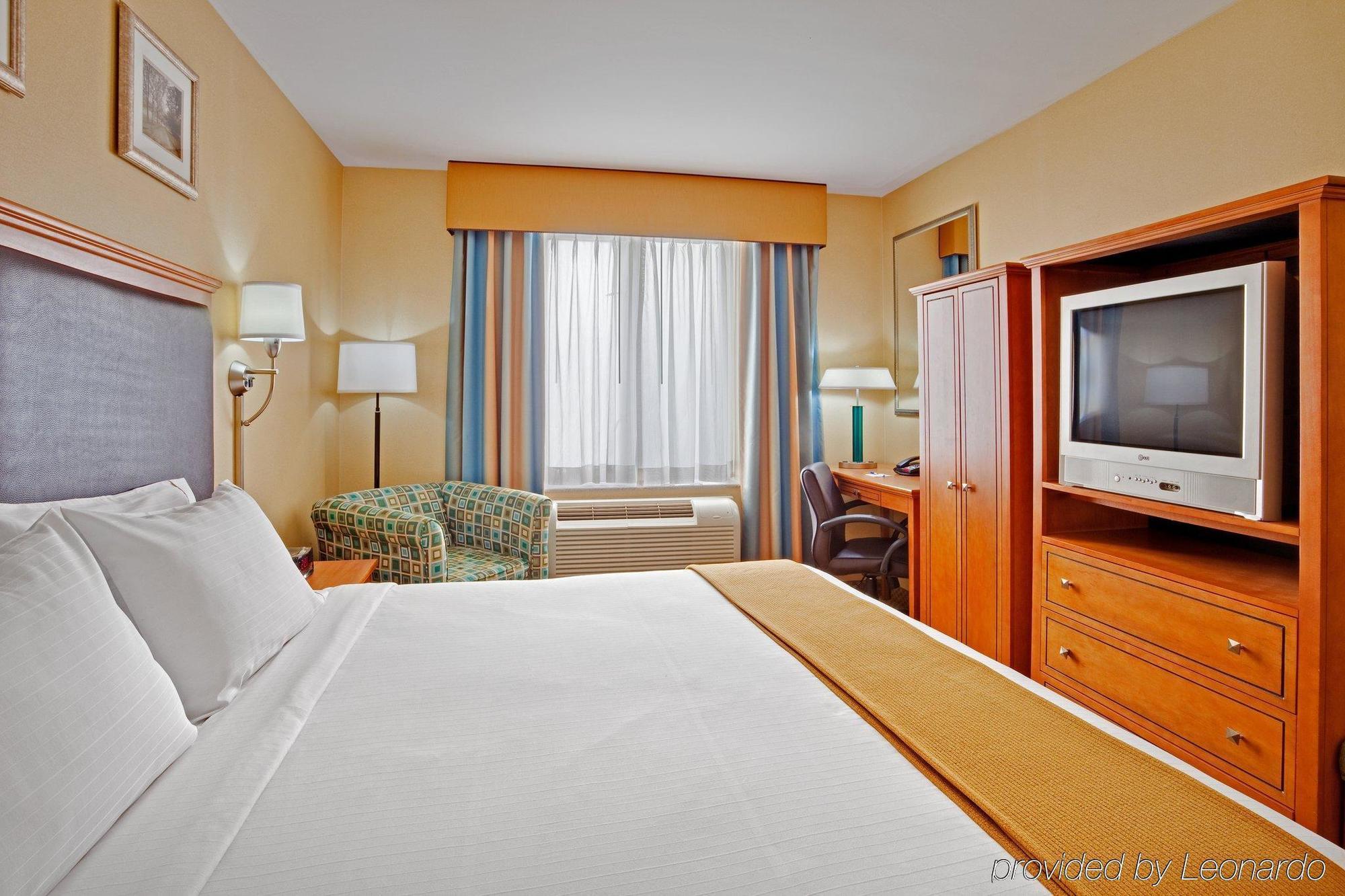 HOLIDAY INN EXPRESS NEW YORK CITY CHELSEA, AN IHG HOTEL NEW YORK, NY 3*  (United States) - from US$ 279 | BOOKED